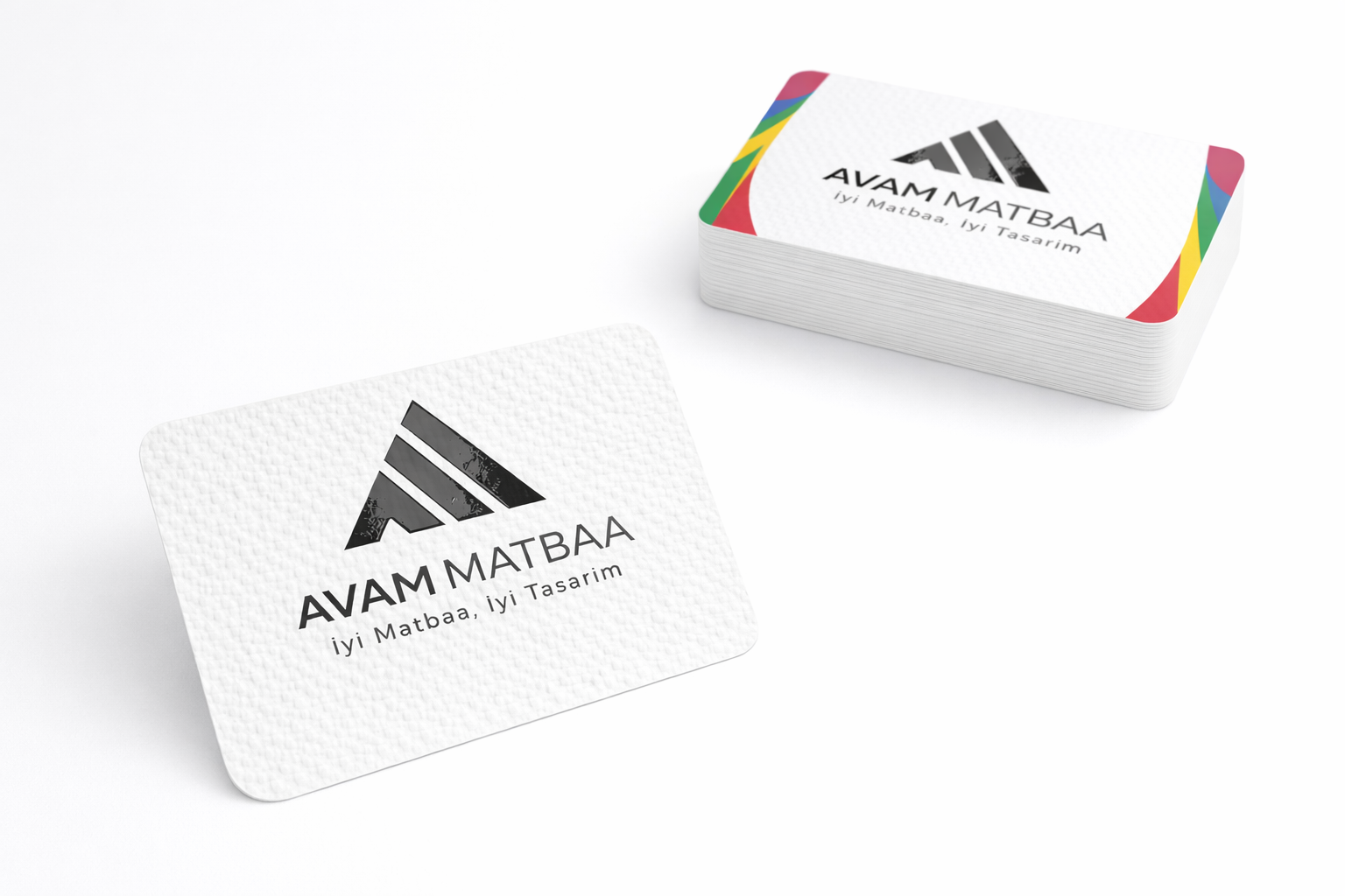 280 gr tuale dokulu kağıda tek yüz renkli baskılı, doğal yüzeyli ve oval kesimli kartvizit