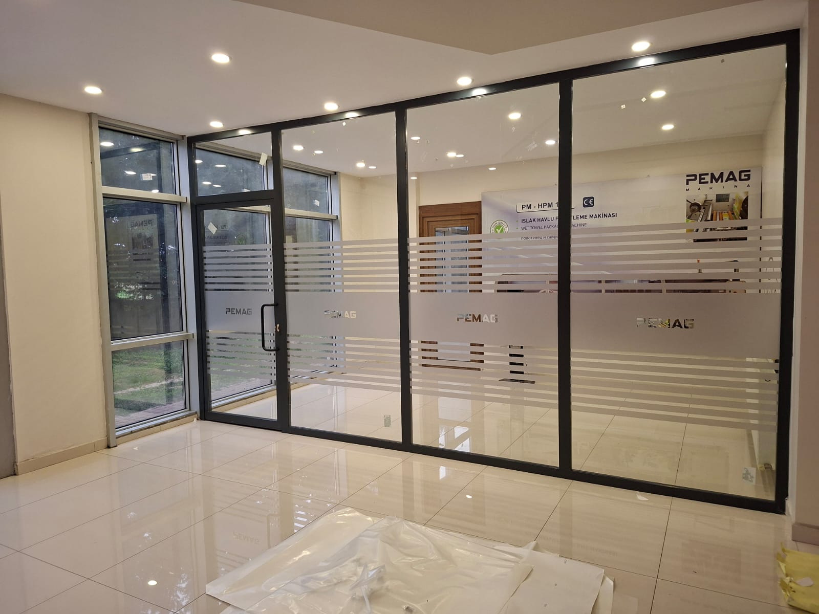 İç mekan kumlama cam giydirme